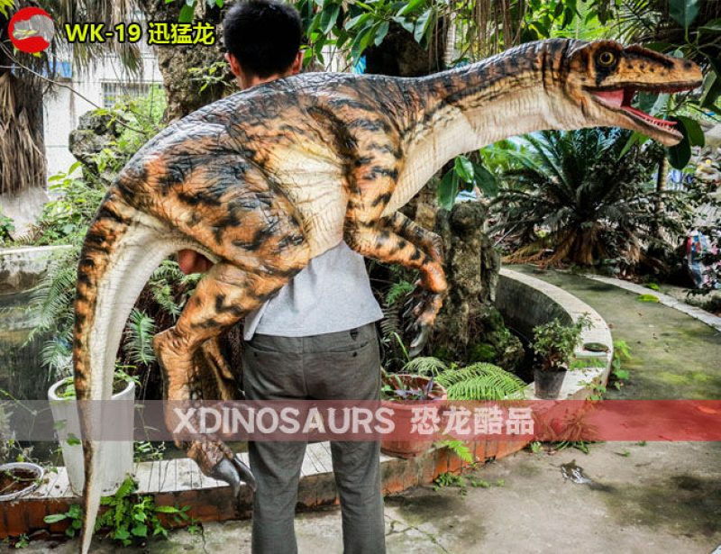 WK-19 肩扛迅猛龍玩偶模型