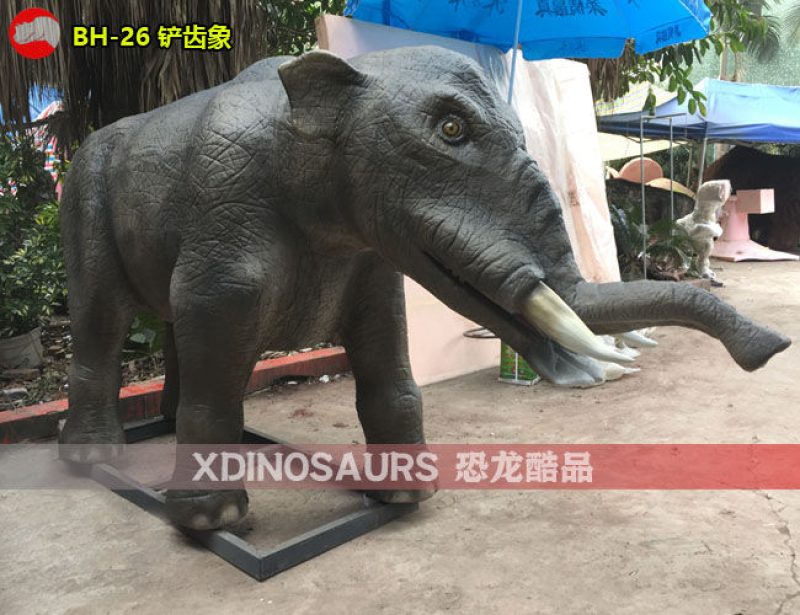 BH-26 實際尺寸的仿真鏟齒象模型