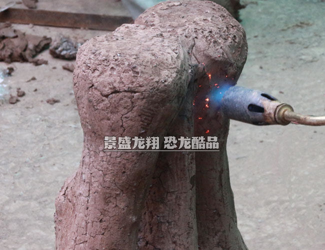 仿真恐龍骨架的制作-裂紋處理