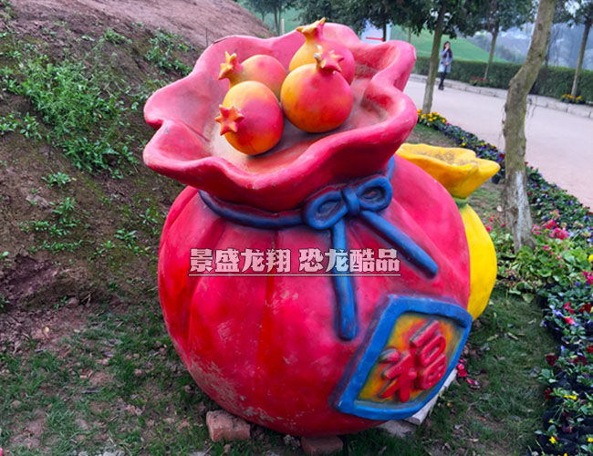 玻璃鋼卡通景觀雕塑-福袋裝飾